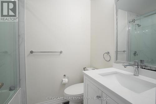 3282 Scotch Pine Gate, Mississauga, ON - Indoor Photo Showing Bathroom