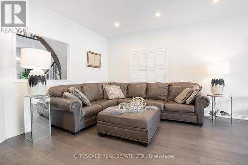 3282 Scotch Pine Gate, Mississauga, ON - Indoor Photo Showing Living Room