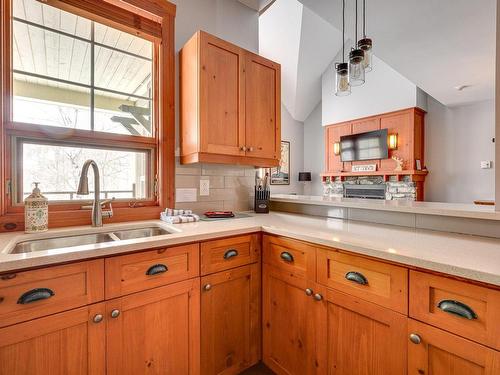 Cuisine - 5-205 Ch. Des Quatre-Sommets, Mont-Tremblant, QC - Indoor Photo Showing Kitchen With Double Sink