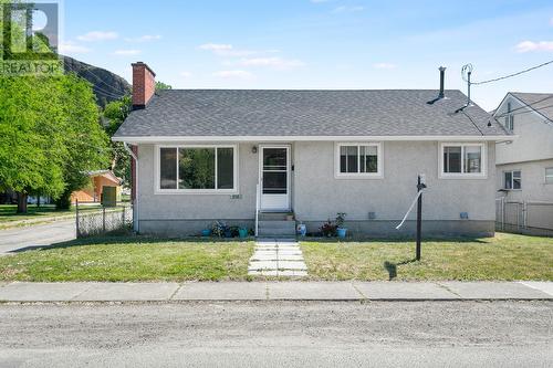 875/877 Jones Street, Kelowna, BC - Outdoor