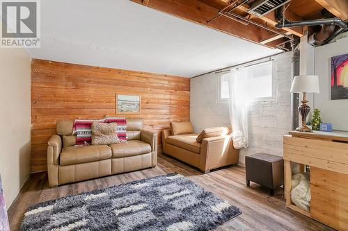 875/877 Jones Street, Kelowna, BC - Indoor Photo Showing Basement