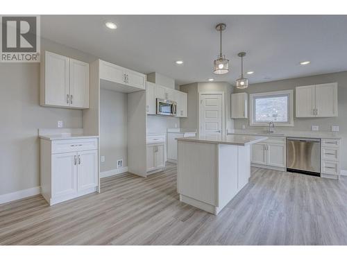 5620 51St Street Unit# 304, Osoyoos, BC - Indoor Photo Showing Kitchen