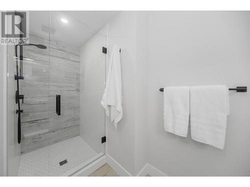 509 Eldorado Road, Kelowna, BC - Indoor Photo Showing Bathroom