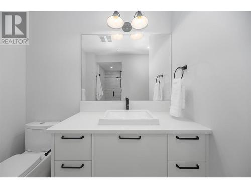 509 Eldorado Road, Kelowna, BC - Indoor Photo Showing Bathroom