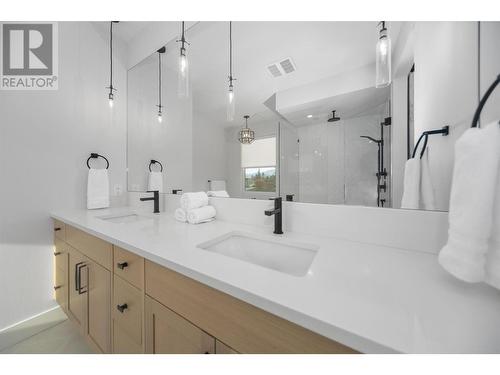 509 Eldorado Road, Kelowna, BC - Indoor Photo Showing Bathroom
