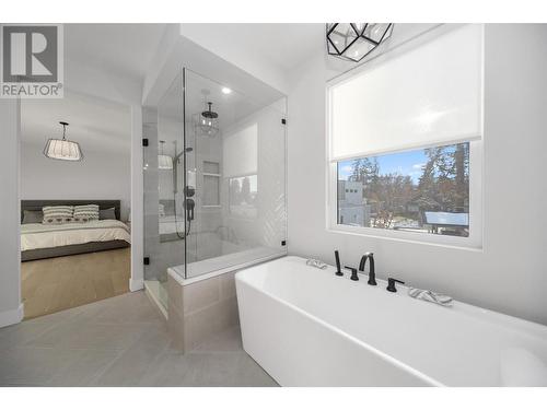 509 Eldorado Road, Kelowna, BC - Indoor Photo Showing Bathroom