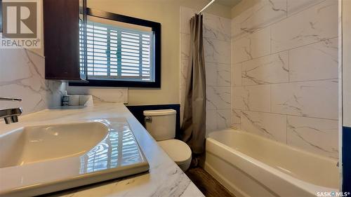 134 Throne Street, Sceptre, SK - Indoor Photo Showing Bathroom