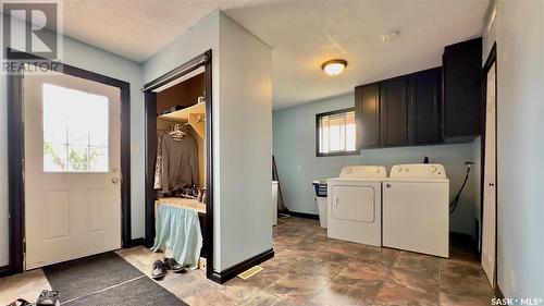 134 Throne Street, Sceptre, SK - Indoor Photo Showing Laundry Room