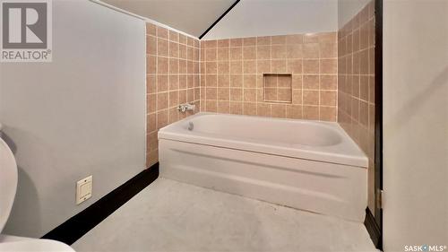 134 Throne Street, Sceptre, SK - Indoor Photo Showing Bathroom