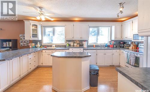 2243 Mahony Crescent, Regina, SK - Indoor Photo Showing Kitchen