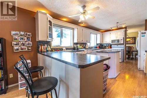 2243 Mahony Crescent, Regina, SK - Indoor Photo Showing Kitchen