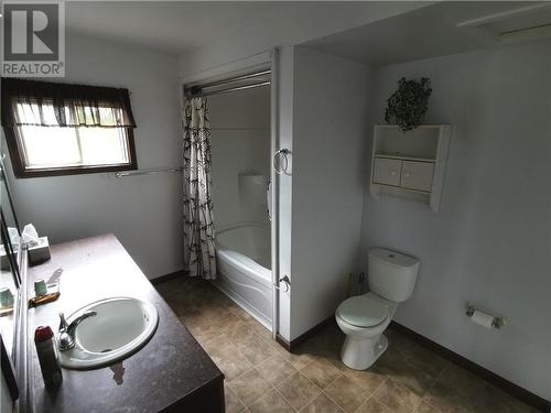 275 Lavallee Road, Chelmsford, ON - Indoor Photo Showing Bathroom