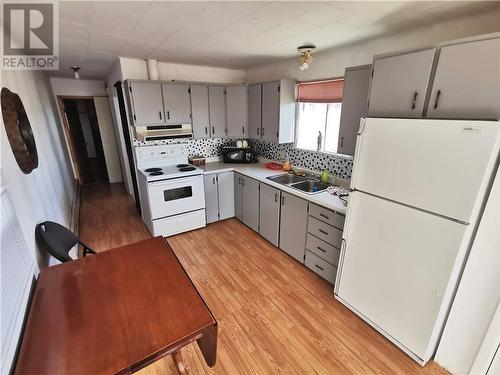 275 Lavallee Road, Chelmsford, ON - Indoor Photo Showing Kitchen With Double Sink