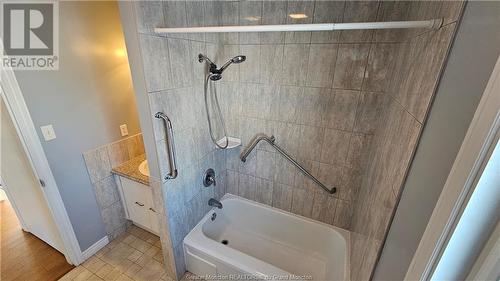 1462 Salisbury Road, Moncton, NB - Indoor Photo Showing Bathroom