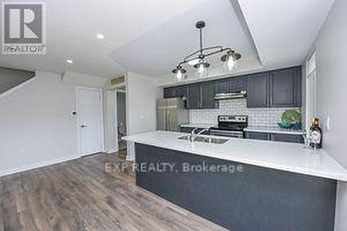 40 - 100 Dufay Road, Brampton, ON - Indoor Photo Showing Kitchen With Upgraded Kitchen