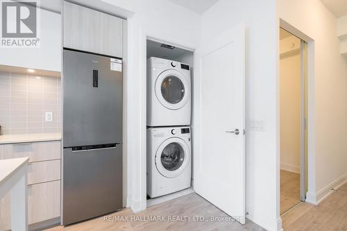 803 - 70 Annie Craig Drive, Toronto, ON - Indoor Photo Showing Laundry Room