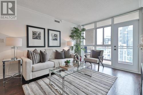 1904 - 3 Marine Parade Drive, Toronto, ON - Indoor Photo Showing Living Room