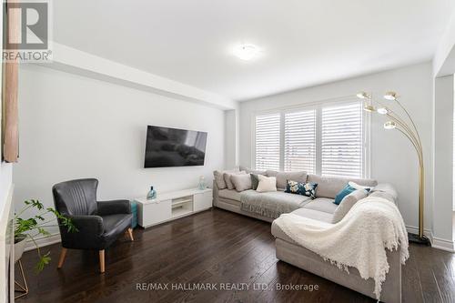 10 Mussle White Road, Brampton, ON - Indoor Photo Showing Living Room