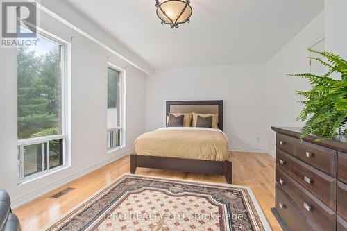 7899 Side Road 15, Halton Hills, ON - Indoor Photo Showing Bedroom