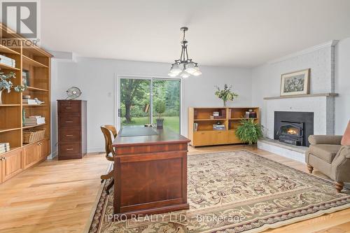 7899 Side Road 15, Halton Hills, ON - Indoor With Fireplace