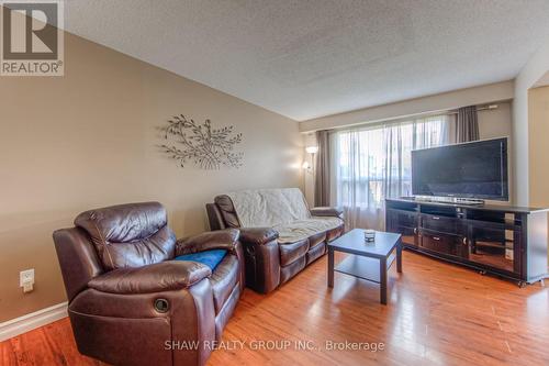 27 Lardner Street, Cambridge, ON - Indoor Photo Showing Living Room