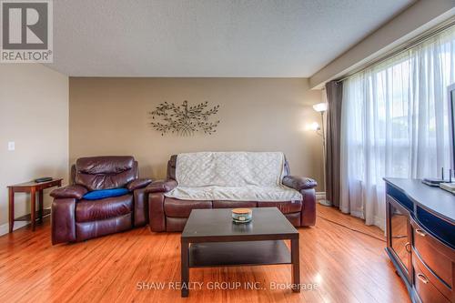 27 Lardner Street, Cambridge, ON - Indoor Photo Showing Living Room