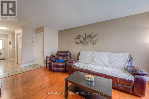 27 Lardner Street, Cambridge, ON - Indoor Photo Showing Living Room