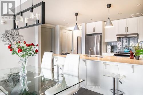 609 - 181 James Street N, Hamilton (Central), ON - Indoor Photo Showing Kitchen With Upgraded Kitchen