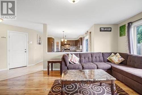 439 Champlain Avenue, Woodstock, ON - Indoor Photo Showing Living Room