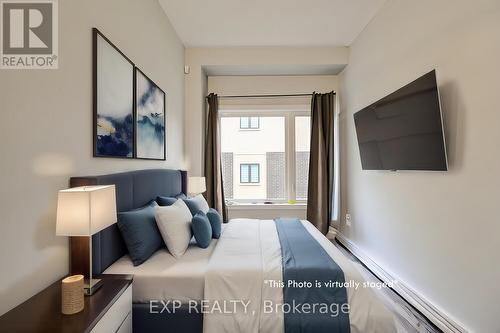 44 - 290 Equestrian Way, Cambridge, ON - Indoor Photo Showing Bedroom