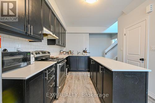 44 - 290 Equestrian Way, Cambridge, ON - Indoor Photo Showing Kitchen With Double Sink With Upgraded Kitchen