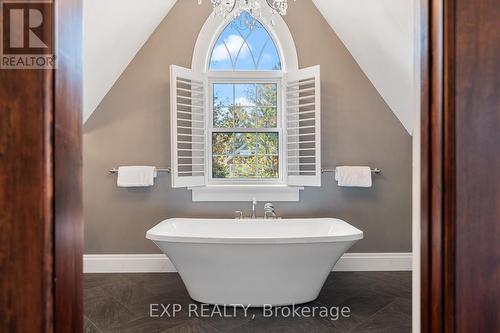 64 Avondale Avenue S, Waterloo, ON - Indoor Photo Showing Bathroom