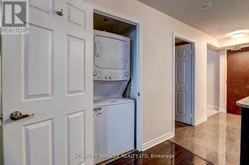 1002 - 335 Rathburn Road W, Mississauga, ON - Indoor Photo Showing Laundry Room
