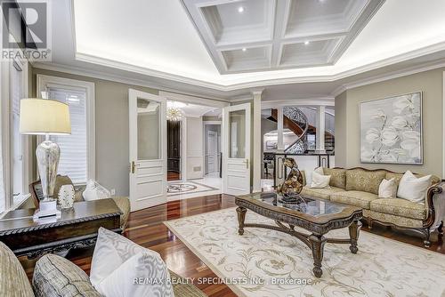 295 Belvenia Road, Burlington (Shoreacres), ON - Indoor Photo Showing Living Room