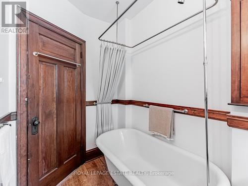 52 Eastwood Road, Toronto, ON - Indoor Photo Showing Bathroom