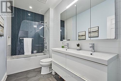 279 Kenilworth Avenue, Toronto, ON - Indoor Photo Showing Bathroom