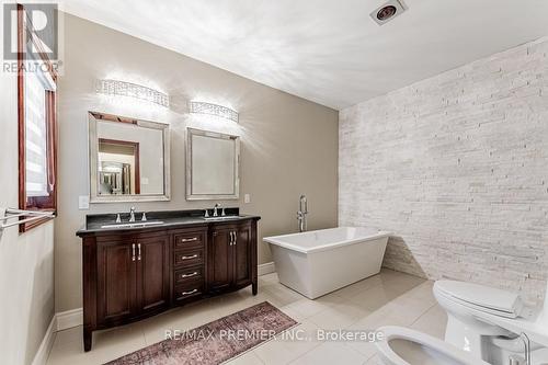 21 Knudson Lane, Vaughan, ON - Indoor Photo Showing Bathroom