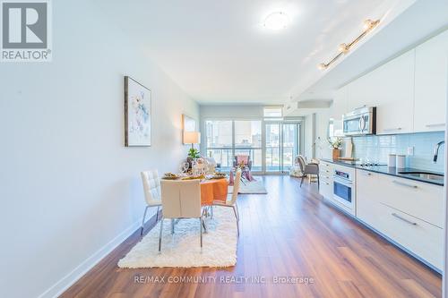 1210 - 210 Simcoe Street E, Toronto (Bay Street Corridor), ON - Indoor Photo Showing Kitchen