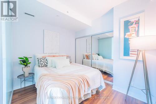 1210 - 210 Simcoe Street E, Toronto (Bay Street Corridor), ON - Indoor Photo Showing Bedroom