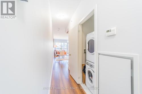 1210 - 210 Simcoe Street E, Toronto (Bay Street Corridor), ON - Indoor Photo Showing Laundry Room