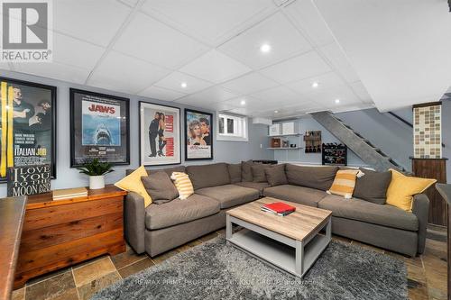 100 Hollis Avenue, Toronto, ON - Indoor Photo Showing Living Room