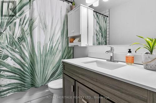 28 Cliffside Drive, Kawartha Lakes, ON - Indoor Photo Showing Bathroom