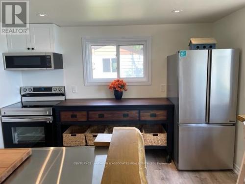 121 Juniper Lane, Prince Edward County (Ameliasburgh), ON - Indoor Photo Showing Kitchen