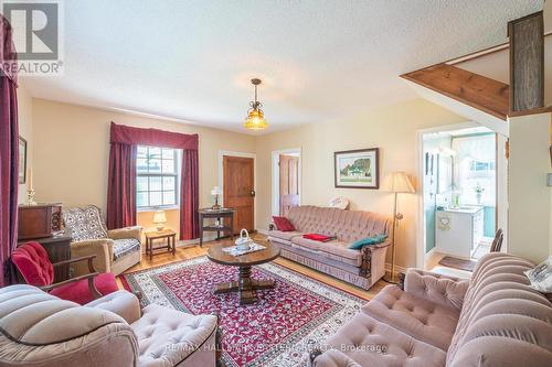 8050 County Rd 45 Road, Alnwick/Haldimand, ON - Indoor Photo Showing Living Room