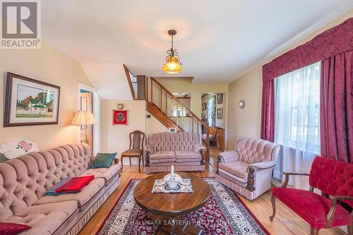 8050 County Rd 45 Road, Alnwick/Haldimand, ON - Indoor Photo Showing Living Room