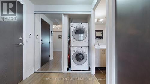 301 - 181 Wynford Drive, Toronto, ON - Indoor Photo Showing Laundry Room