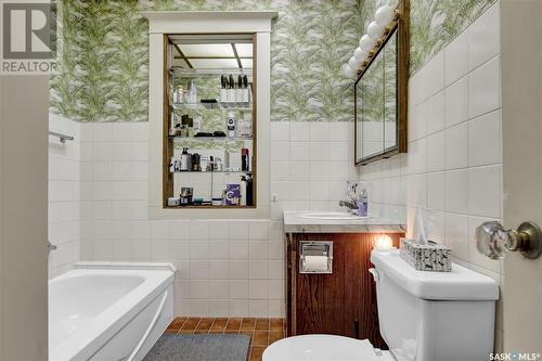 2520 College Avenue, Regina, SK - Indoor Photo Showing Bathroom