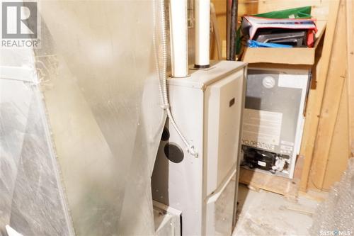 215 4Th Avenue E, Assiniboia, SK - Indoor Photo Showing Basement