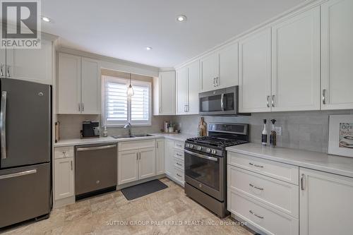 39 Edwin Crescent, Tillsonburg, ON - Indoor Photo Showing Kitchen With Double Sink