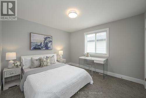 1800 Dewar Place, London, ON - Indoor Photo Showing Bedroom